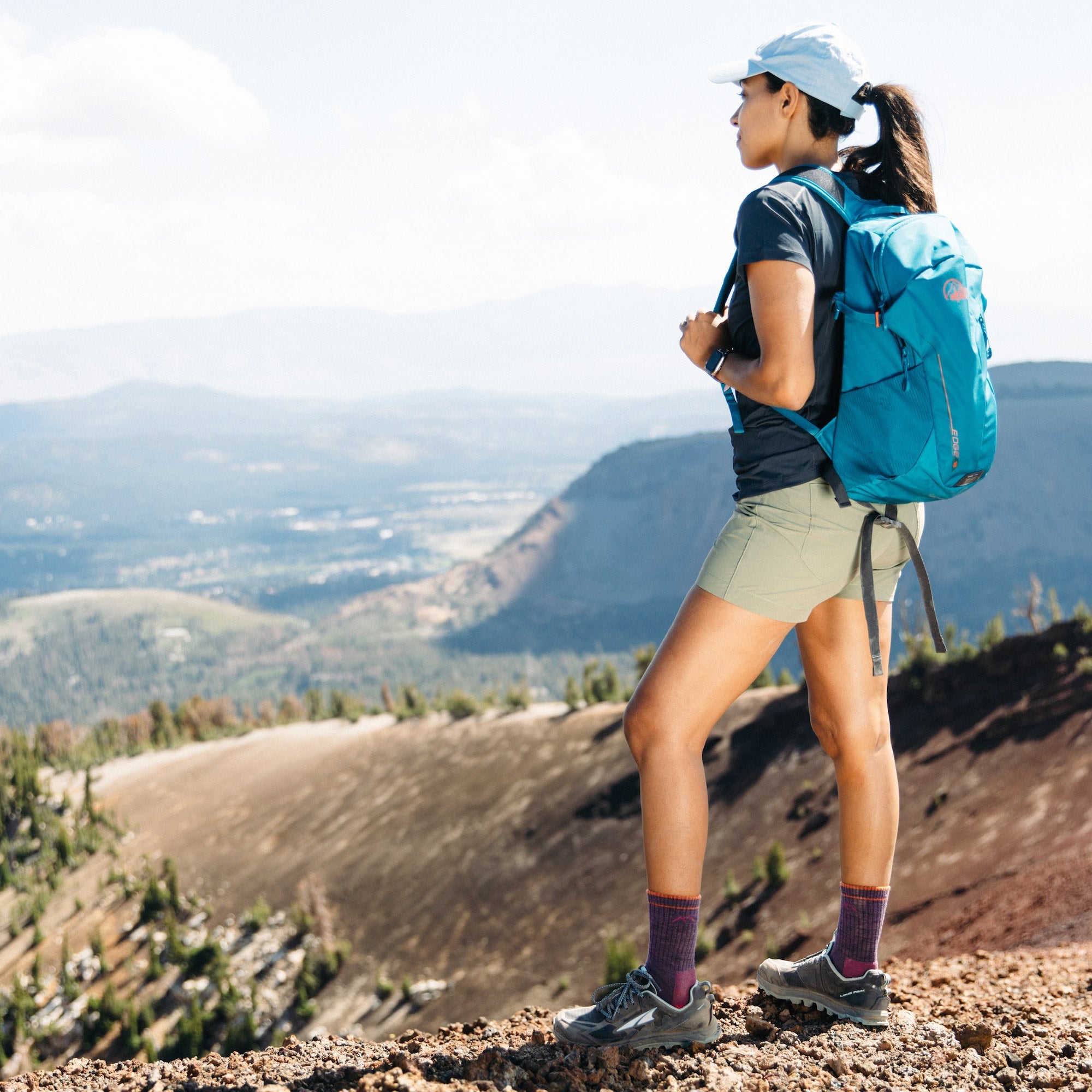 Darn Tough Women's Hiker Micro Crew Midweight Hiking Socks
