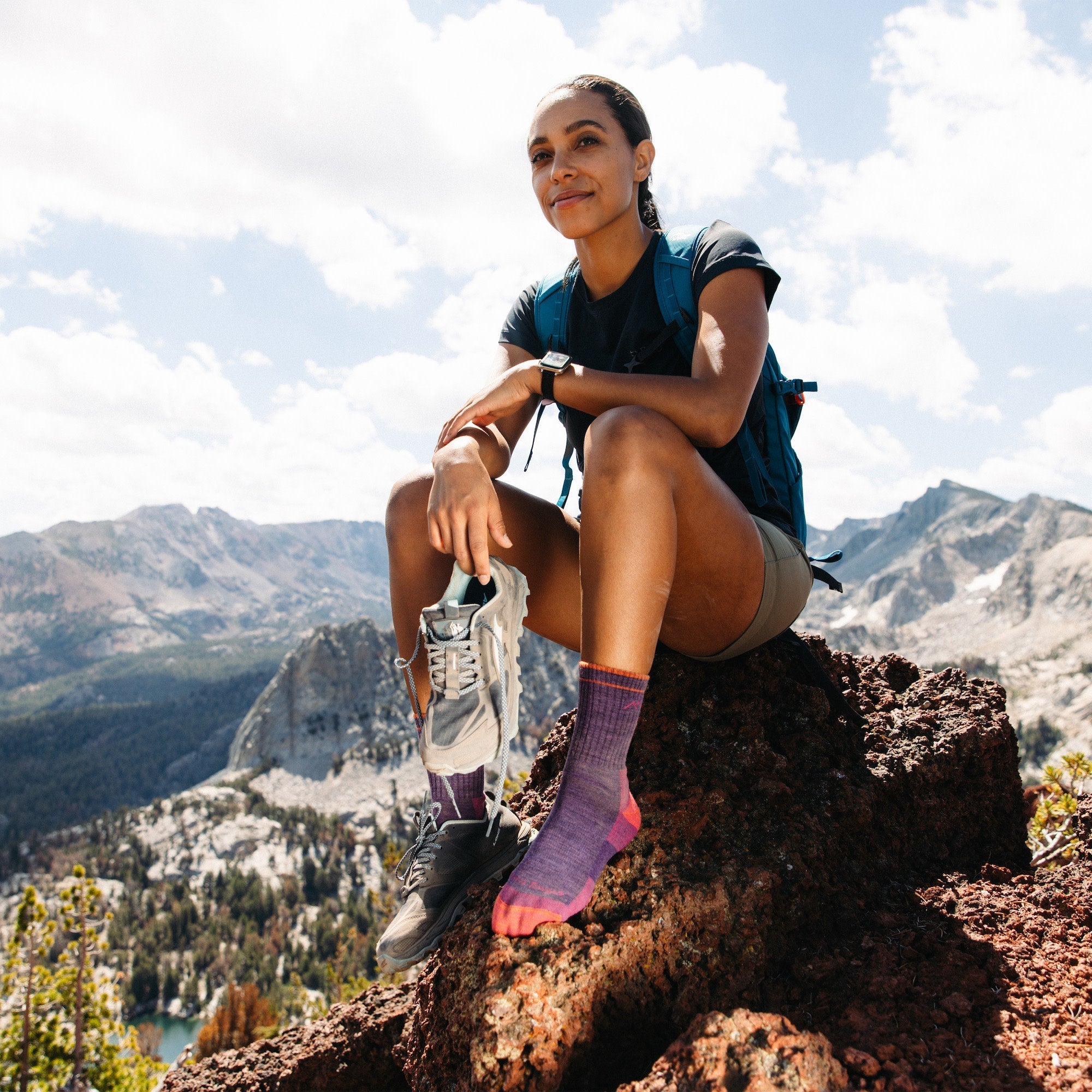 Darn Tough Women's Hiker Micro Crew Midweight Hiking Socks - Hogan Outdoors - Darn Tough - Socks